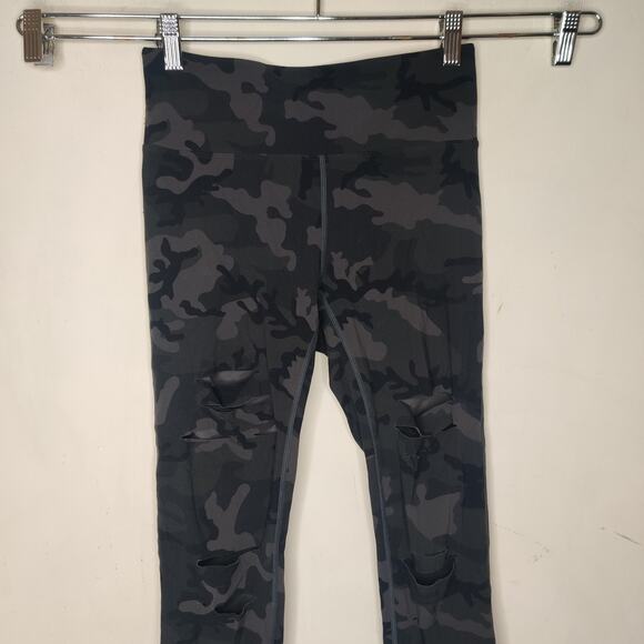 Zyia Active Camo Leggings Slashed Mid Rise - Picture 3 of 10